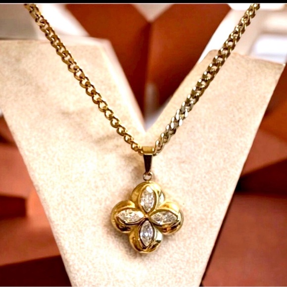 PureForm Jewelry - Elegant Gold Pendant Necklace